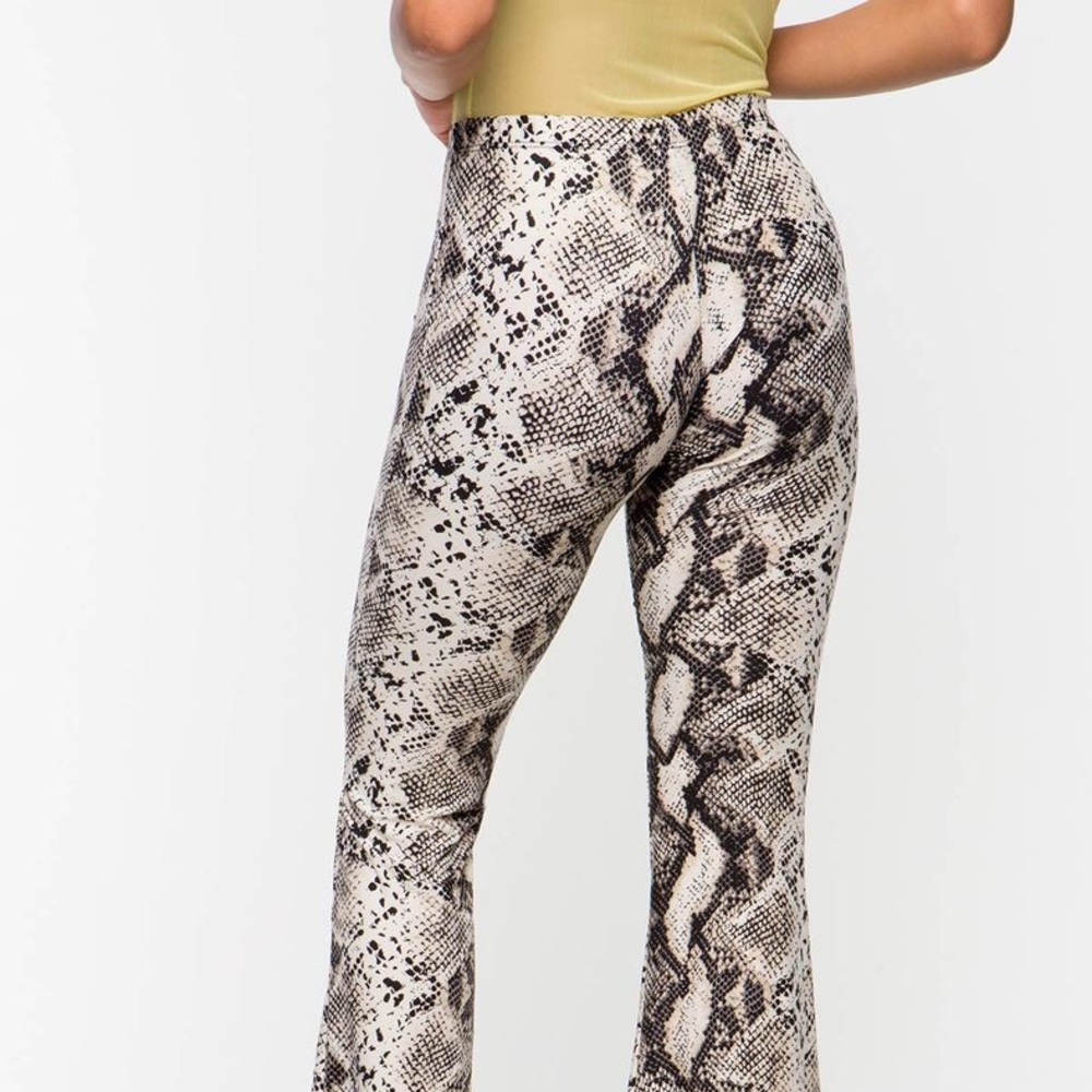 ๐LAST ONE! Python Knit Flare Pant - Picture 4 of 5